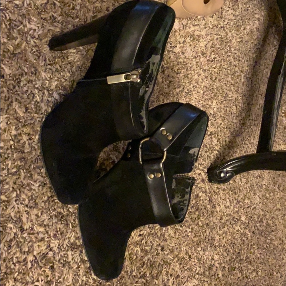 Jessica Simpson black booties size 8